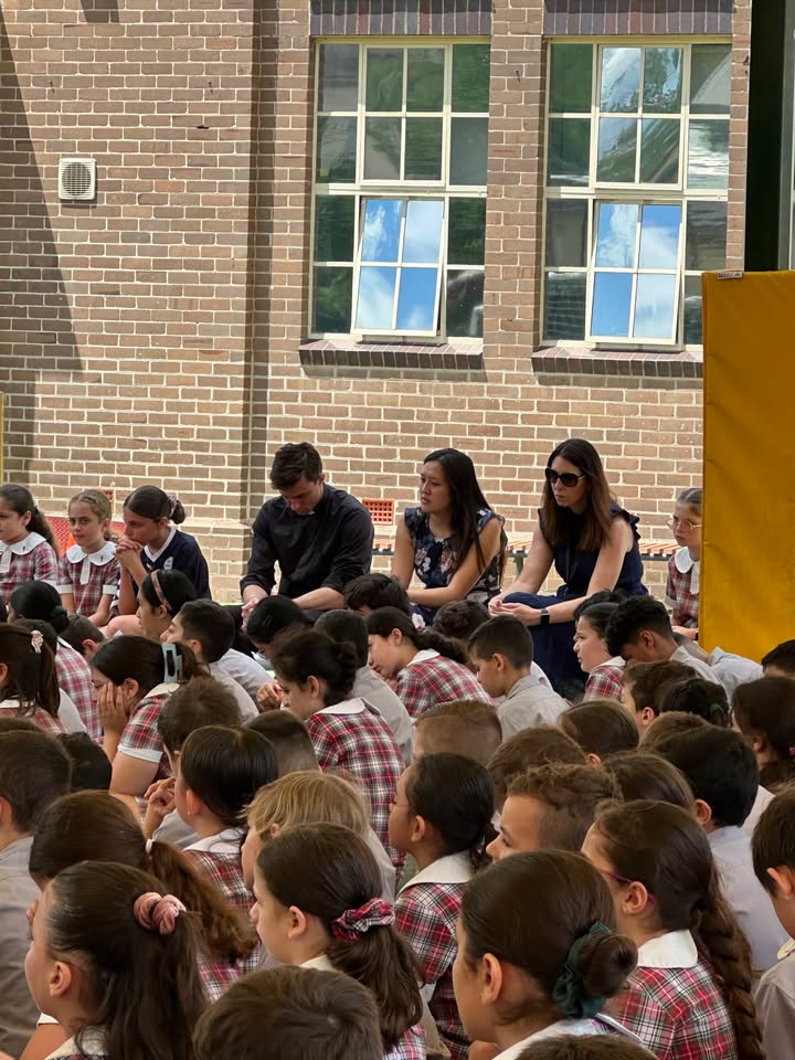 975098801070667_1371573314756545-1