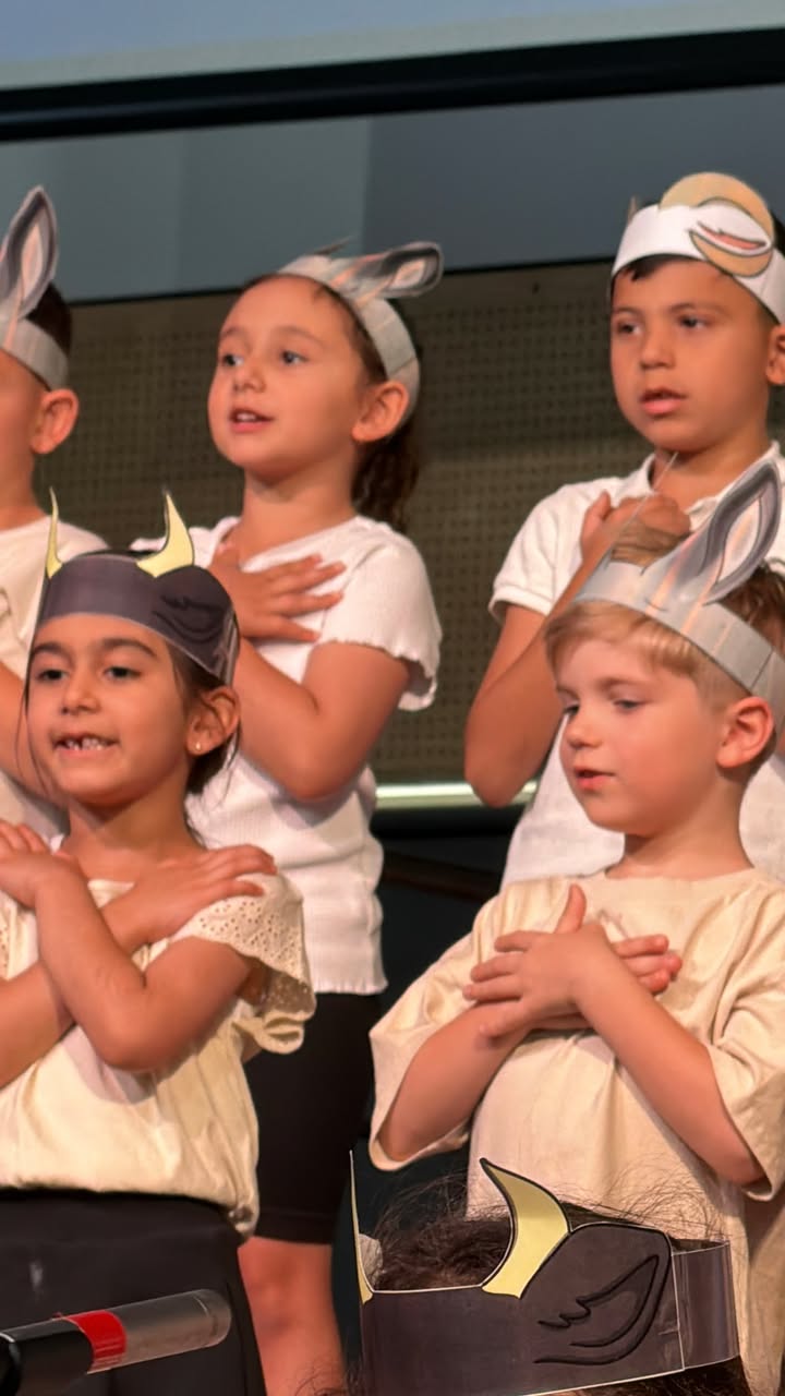 975098801070667_1378255614088315-1