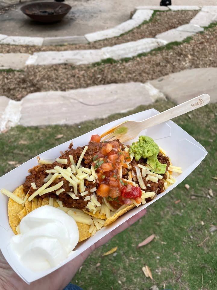 975098801070667_1379060737341136-1