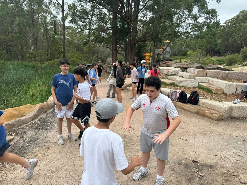 975098801070667_1379071067340103-1