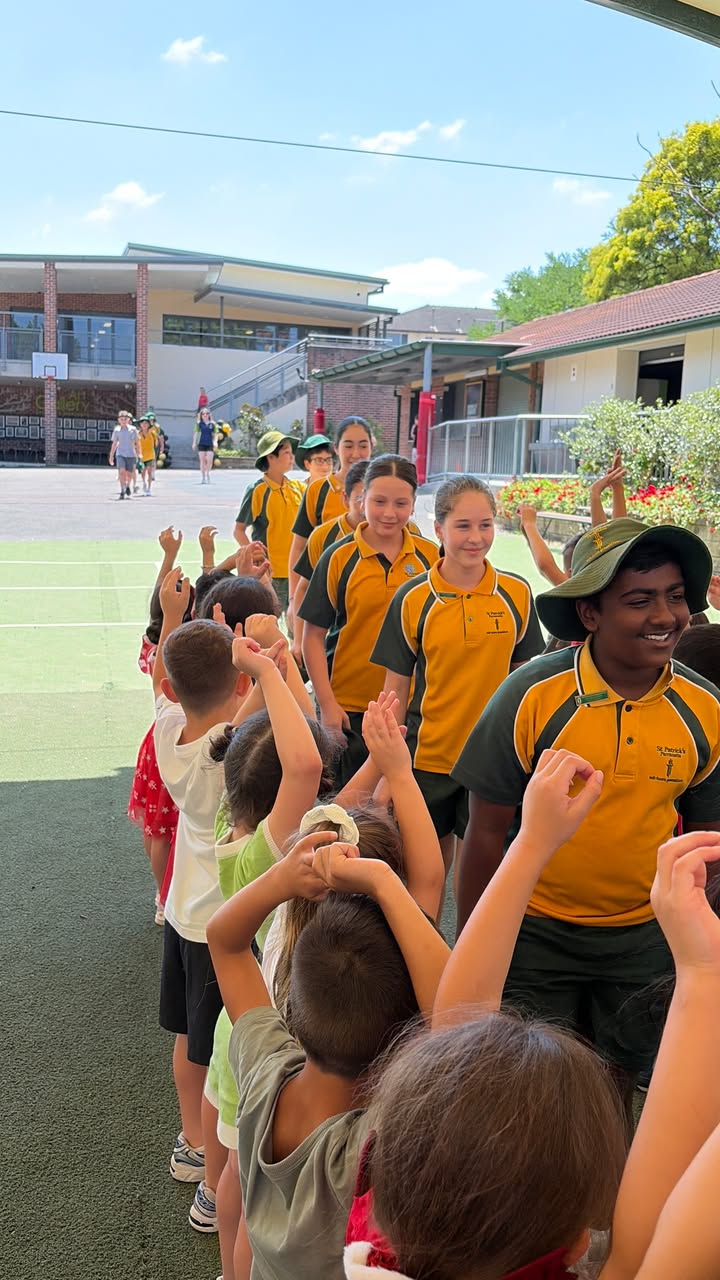 975098801070667_1390187782895098-1