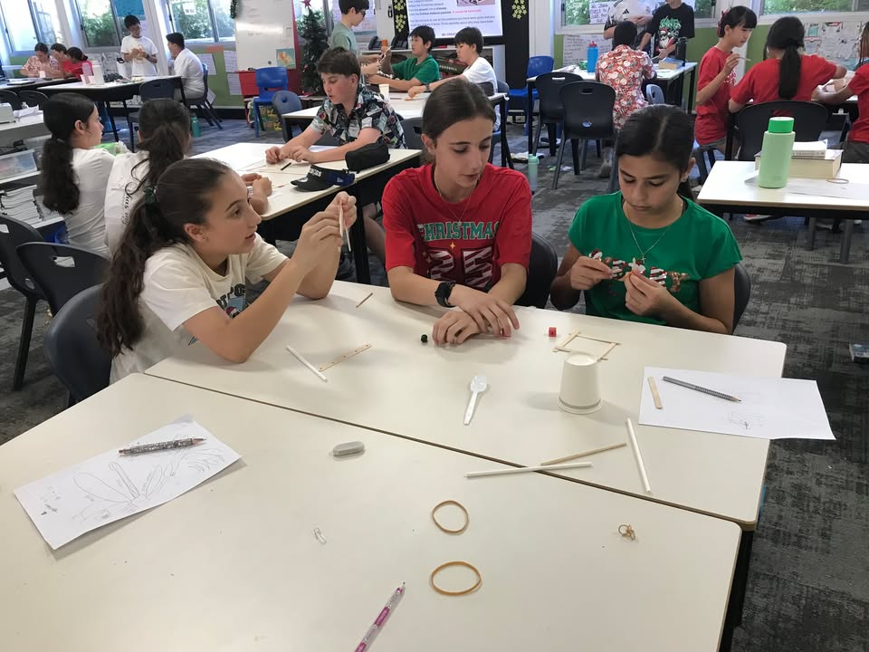 975098801070667_1398122592101617-1